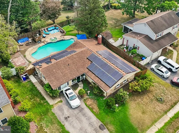 15751 Pointer Ridge Dr, Bowie, MD 20716