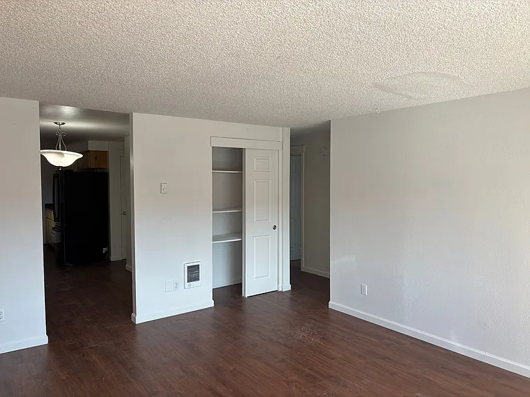 819 NW 7th St — Photo 4
