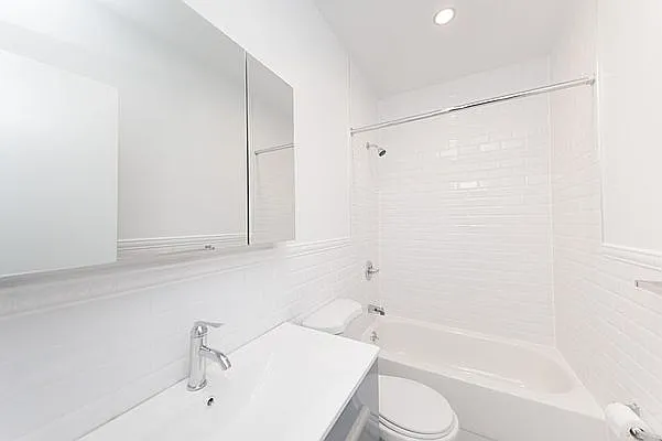 Rented by Jonis Realty | media 13