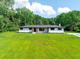 6284 Malvern Dr, Troy, MI