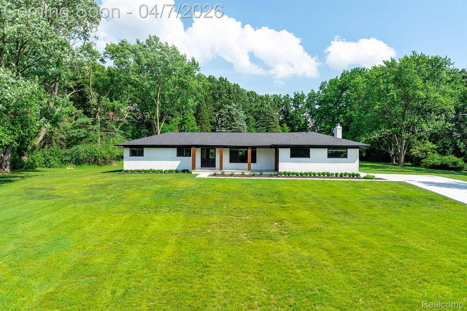 6284 Malvern Dr photo 1