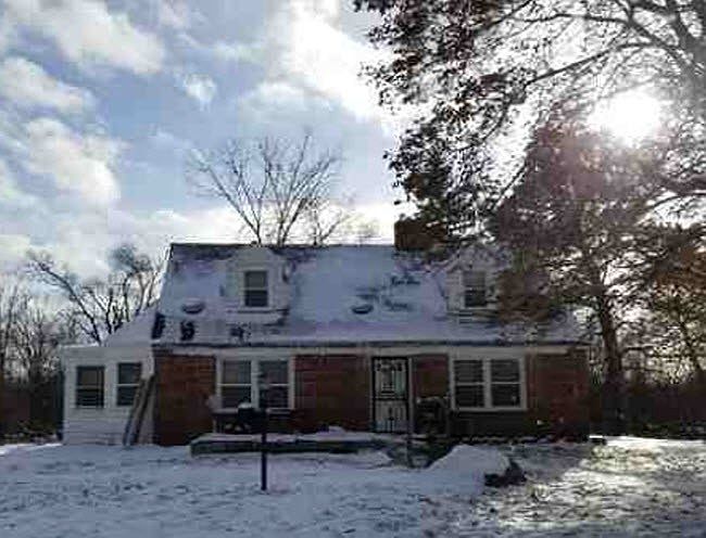 2nd image of 1518 E Carpenter Rd