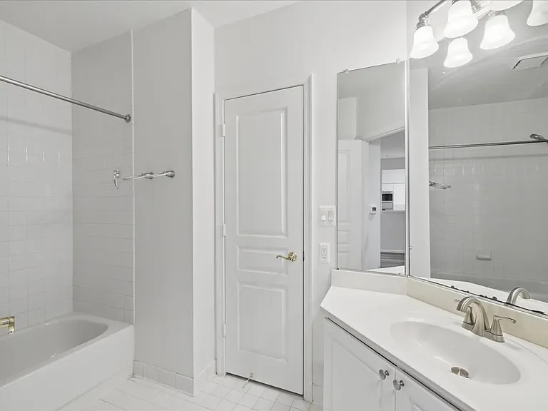 12915 Alton Sq #113 — Photo 8