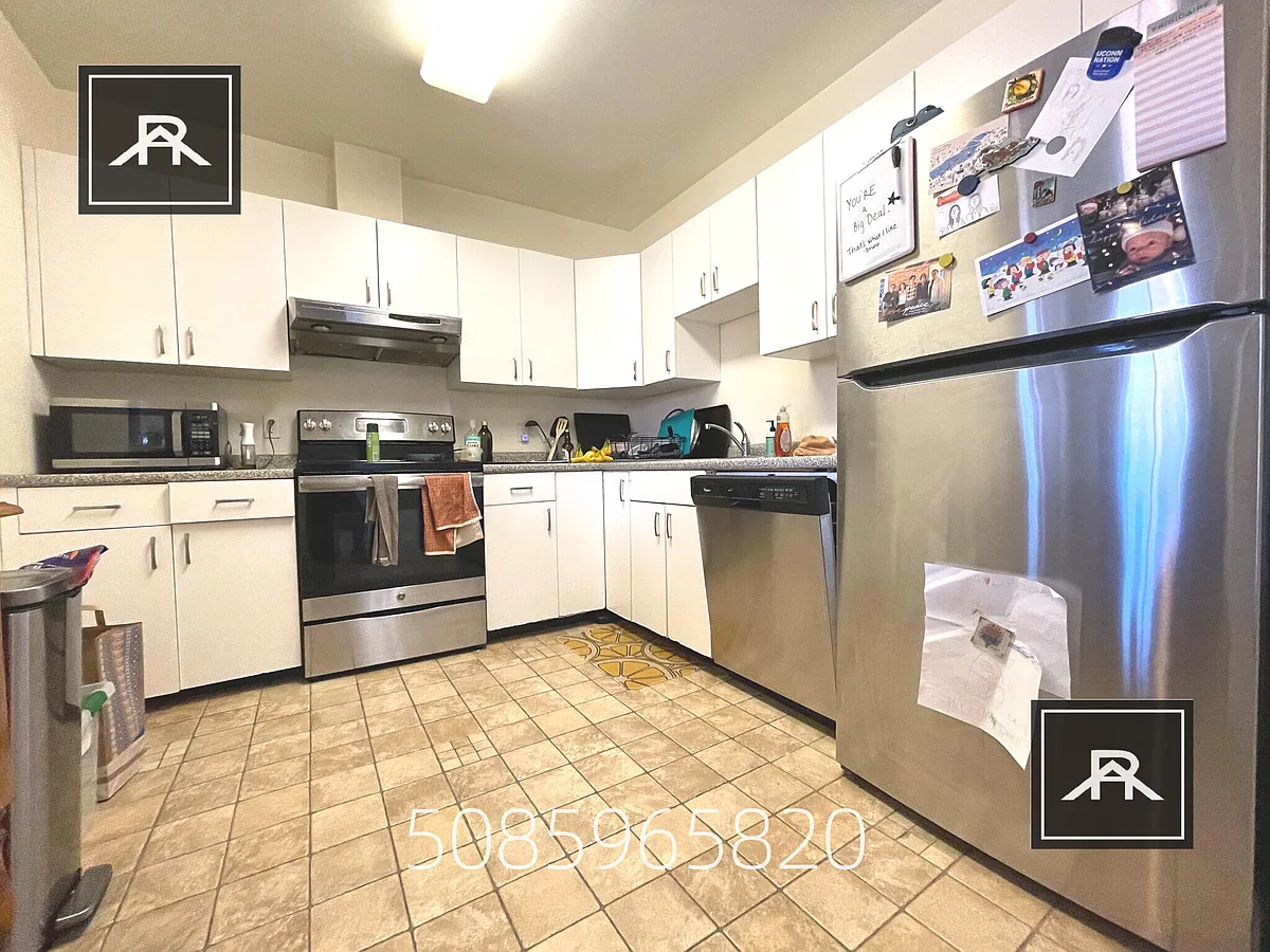 Building Photo - 6 Davis Ave #3A