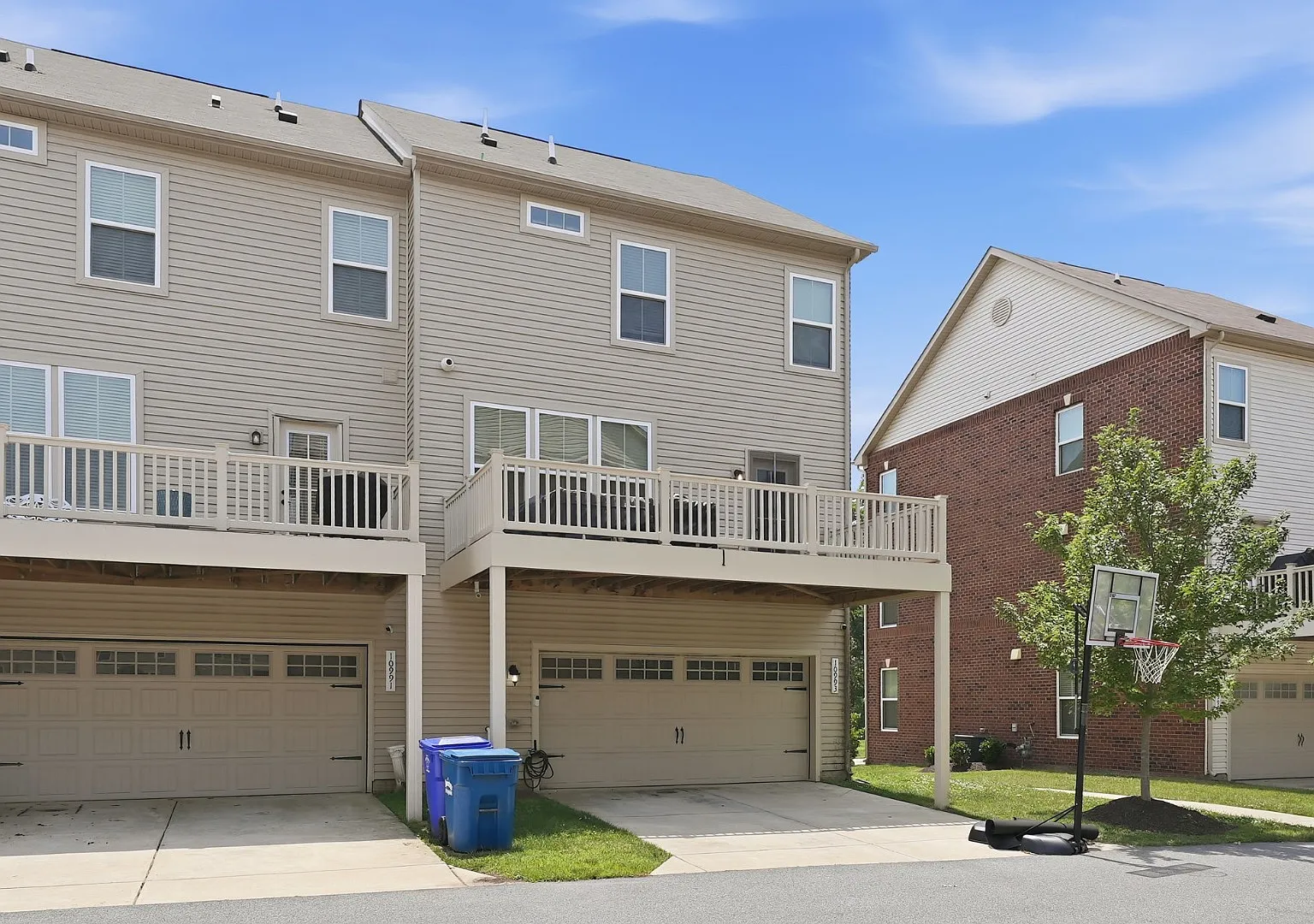 Stunning Townhome in Waldorf — Photo 4