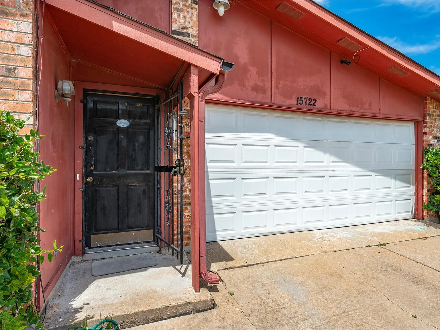 3 bed, 2.0 bath, 1596 sqft, $1,900 — Photo 2
