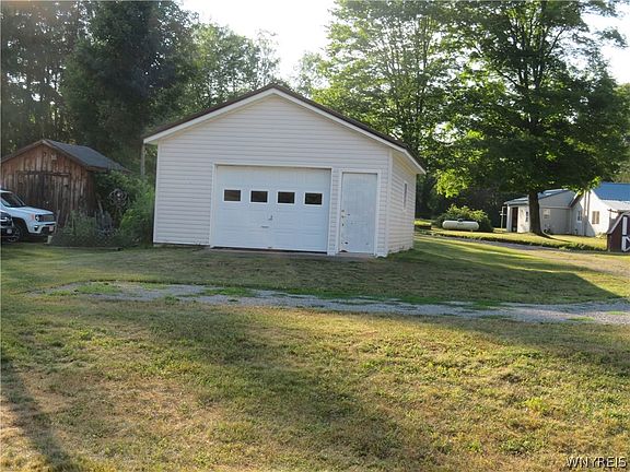 5th image of 8471B Glen Rd