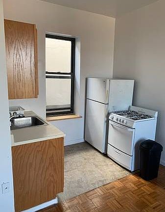 5th image of 540 E 6th St APT 6B
