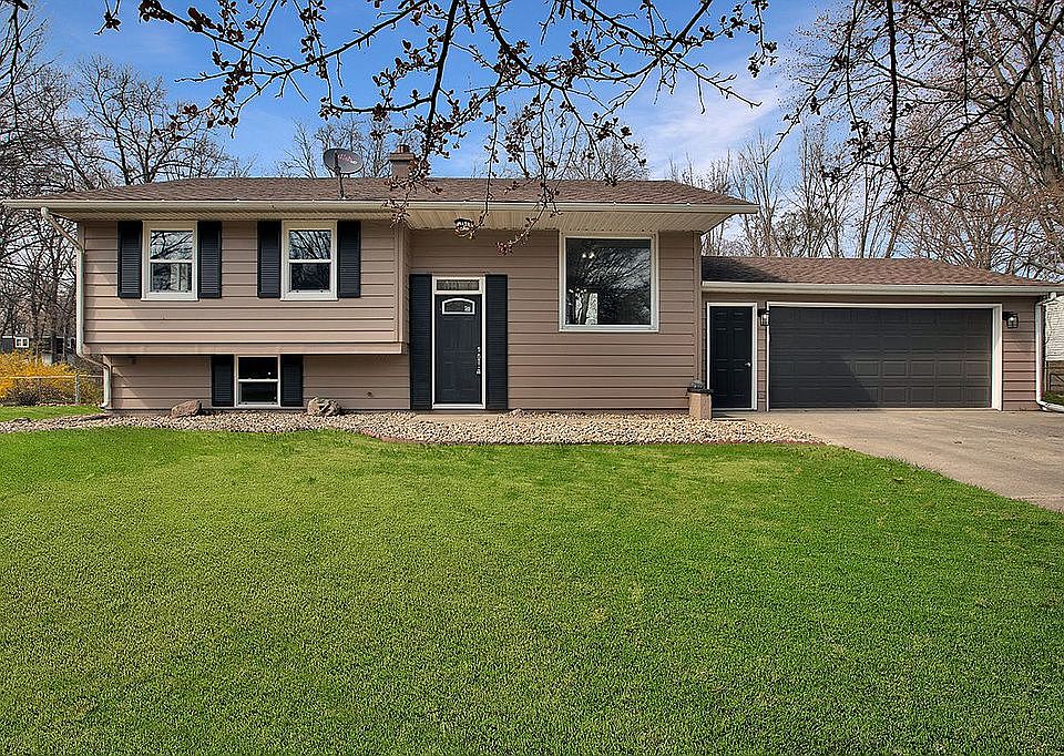1st image of 30429 N Meadowbrook Ln