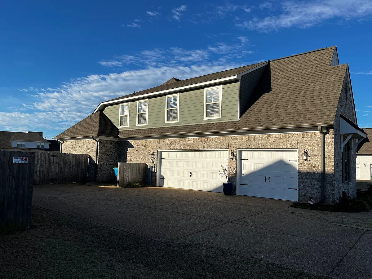 Building Photo - 12785 Longmire Loop N