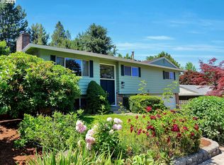 7695 SW Hillcrest Pl, Beaverton, OR 97008