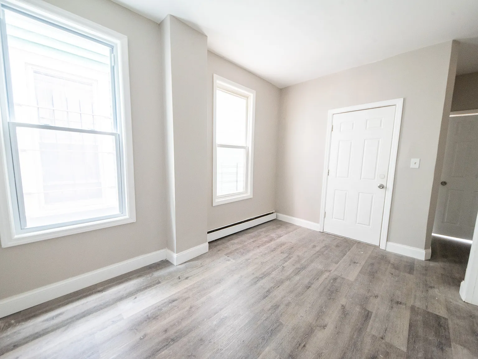 3 bed, $2,050 — Photo 3