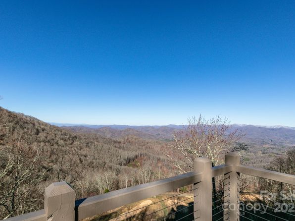 224 Logging Horse Rd, Burnsville, NC 28714