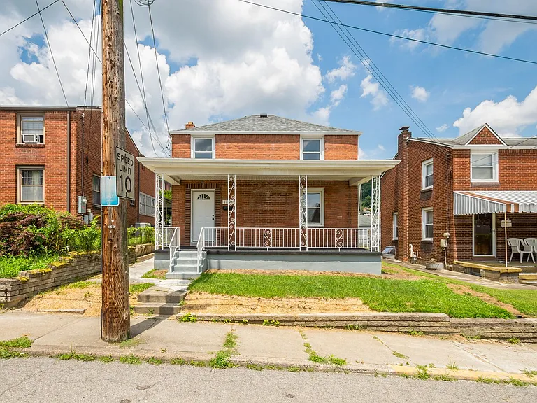 1138 W 11th St — Photo 31