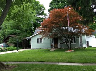 335 Clinton St, Ravenna, OH 44266