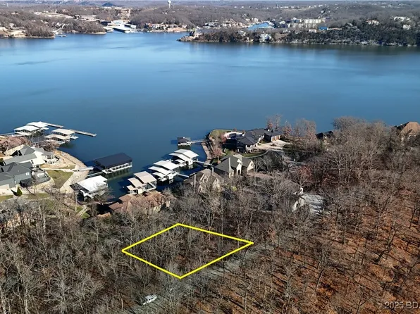 1541 Qunta Grande Dr, Sunrise Beach, MO 65079