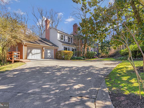 3rd image of 937 Mackall Ave
