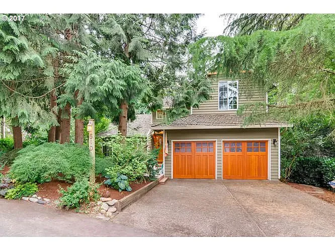 610 SW Colony Dr photo 1