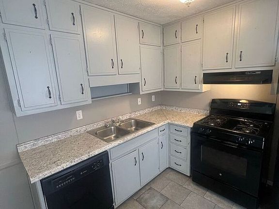 5th image of 3133 Dove Ct #A