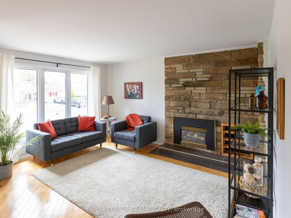 1357 Plumber Ave, Ottawa, ON K1K 4B2