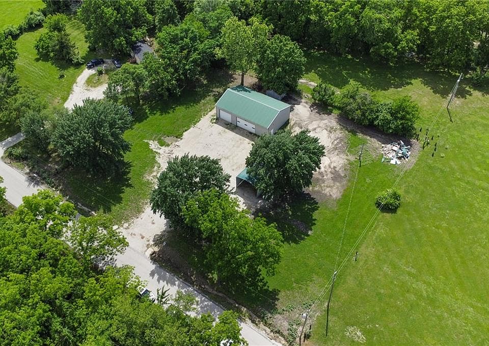1st image of 22898 Valley Rd