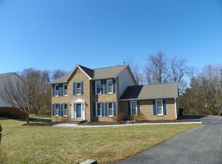 180 Apple Ln, Roanoke, VA 24019