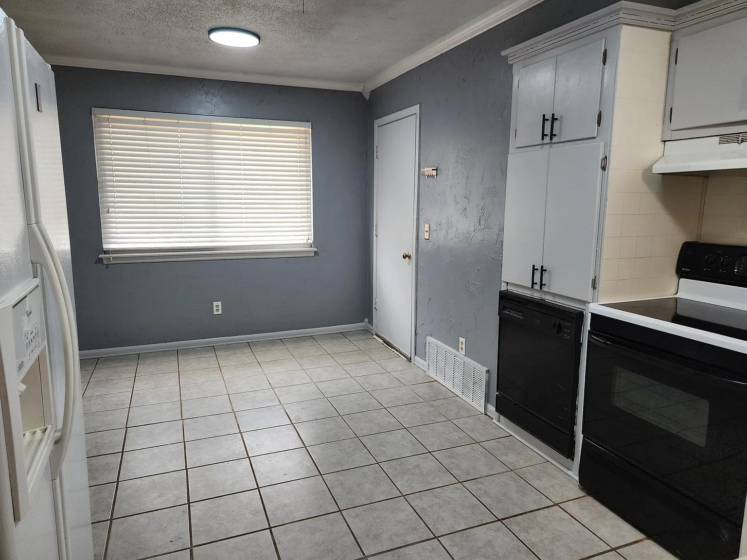 837 Fontana Lane - 1 — Photo 3