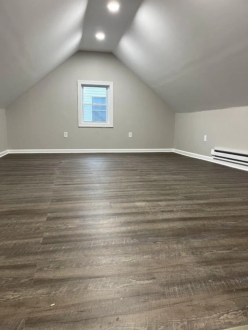 3 bed, 1100 sqft, $2,398 — Photo 2