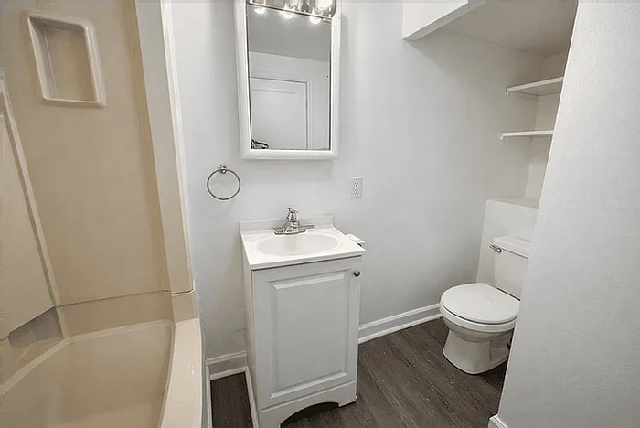 502 W Biddle St #A — Photo 10