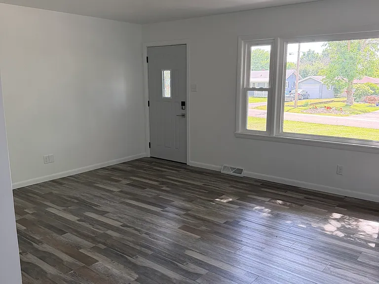 1712 N Stevens Ave — Photo 16