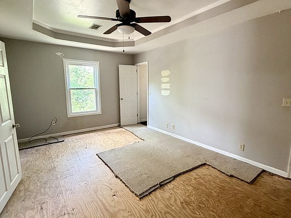 4th image of 1136 Campbell Rd