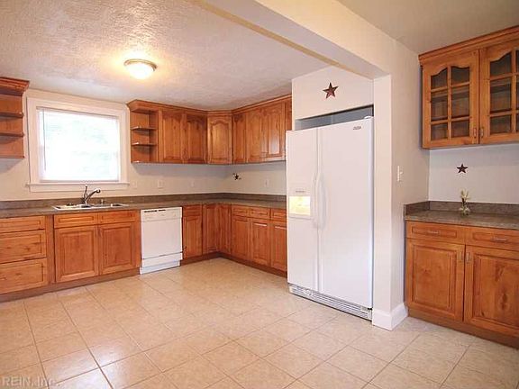 4th image of 3202 Arlington Pl