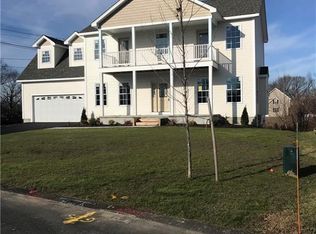 2 Kellie Ann Ct, Seekonk, MA 02771