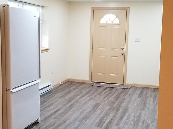 Living looking into Kitchen