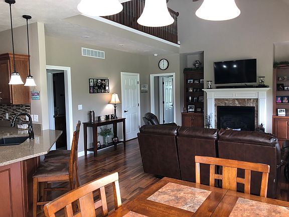 4th image of 4256 W Brescher Dr