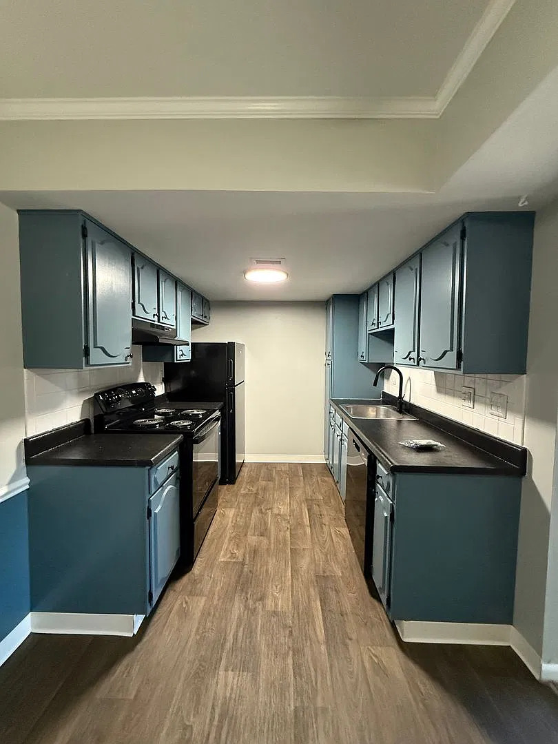 Stratford West Apartments — Photo 2
