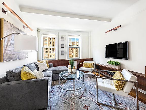 2nd image of 11 W 69th St APT 8-B