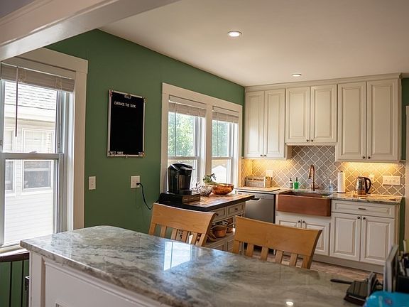 2nd image of 39 Dyer Ave #39