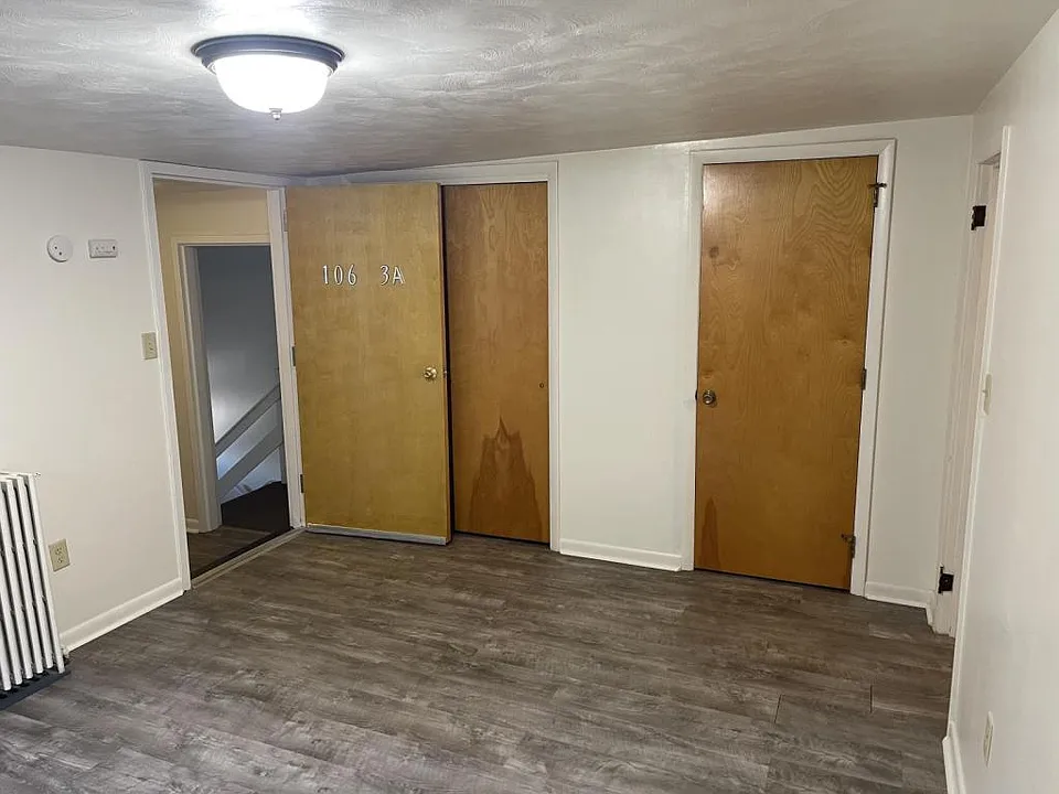 106 Carlisle St #3