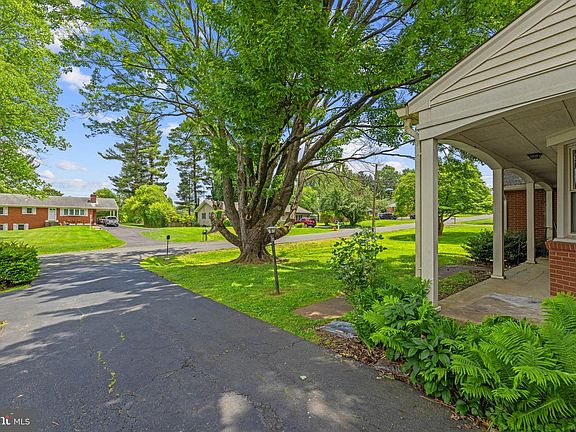 3rd image of 312 Norfolk Dr