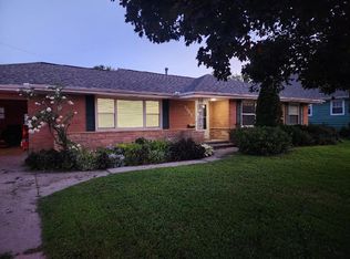 1255 29th St NE, Cedar Rapids, IA 52402