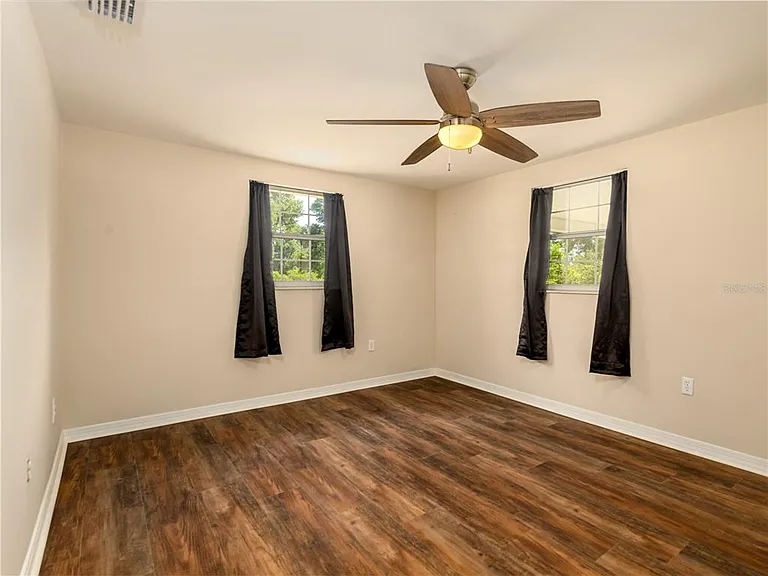 4722 Stearns Rd — Photo 10