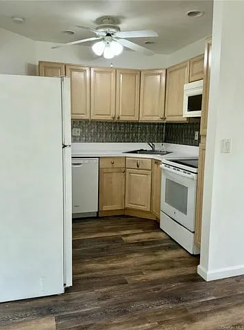 31 Cottage Dr — Photo 5
