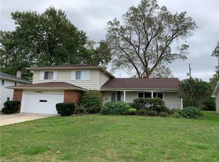 24912 Hazelmere Rd, Beachwood, OH 44122