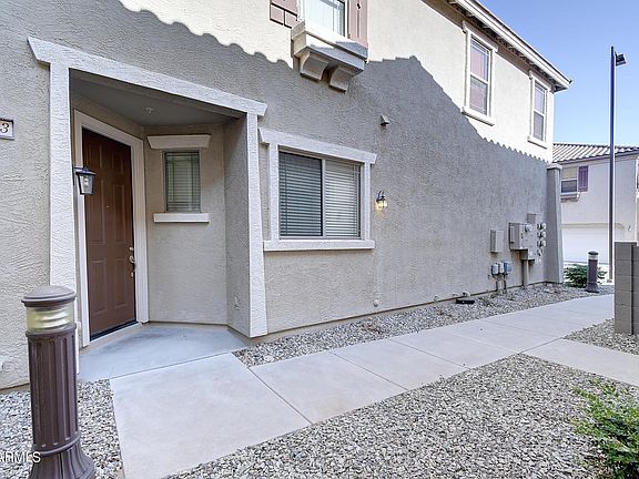 3rd image of 2823 E DARROW Street #10