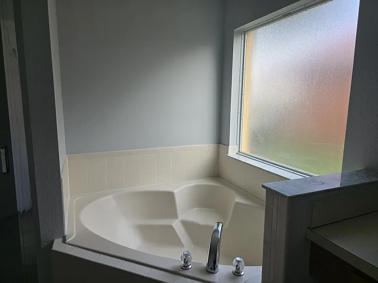 1061 Solana Cir — Photo 10