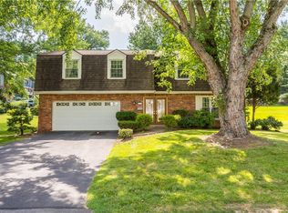 6148 Great Dane Dr, Bethel Park, PA 15102