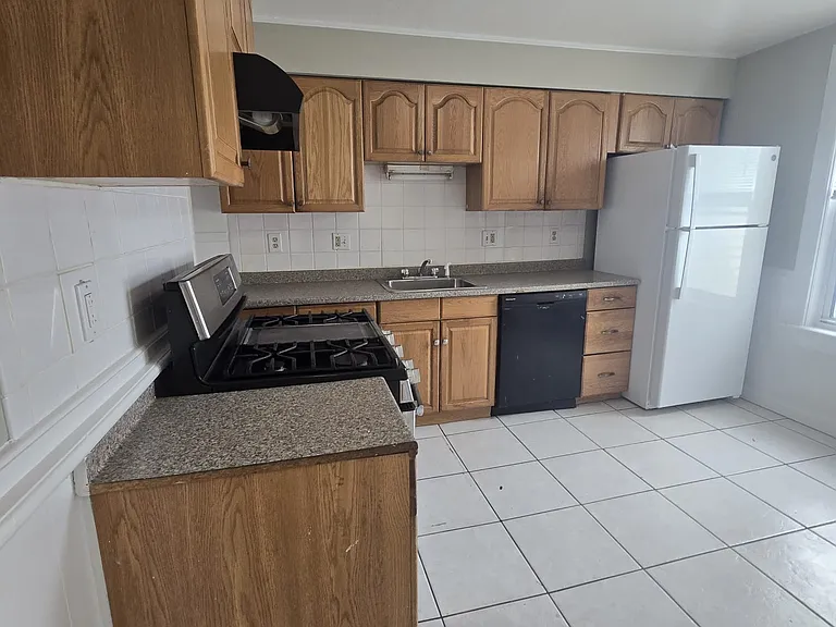 40 Hurd St #2 — Photo 2