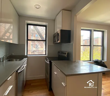 Rented by Reliance USA Inc | media 20