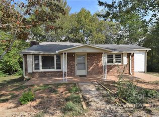 1222 Draco Rd, Lenoir, NC 28645